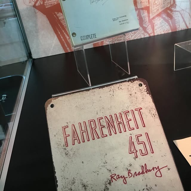Foto de instagram: libro de 450 grados Fahrenheit